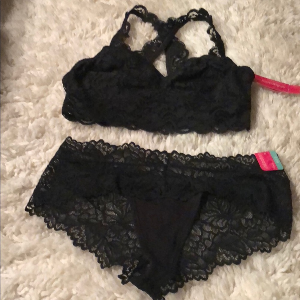 New with tags cheeky under wear set